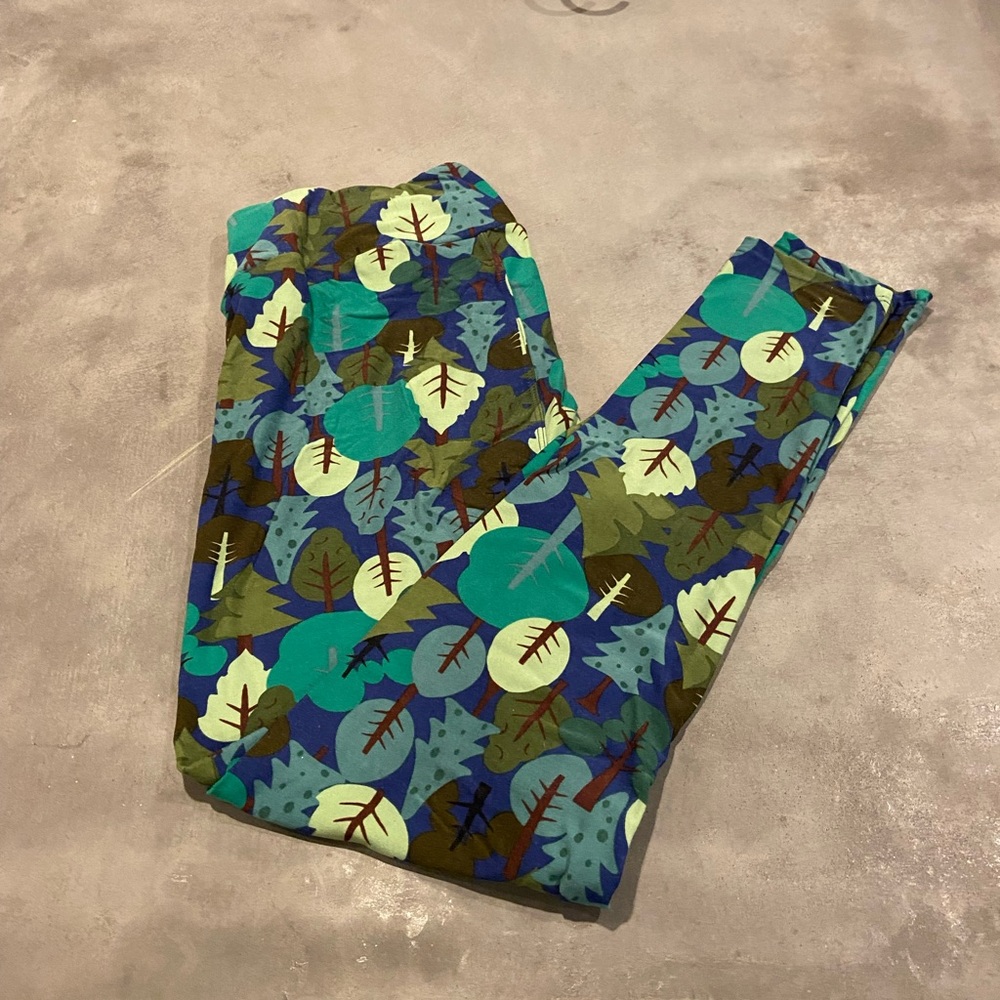 LuLaRoe Tall & Curvy Tree Leggings
